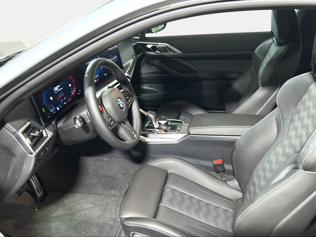 BMW M M4 Coupe color Gris. Año 2025. 375KW(510CV). Gasolina. En concesionario San Pablo Motor | Su Eminencia de Sevilla