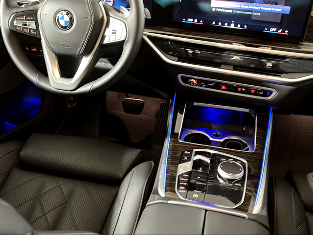 BMW X5 xDrive40d color Blanco. Año 2025. 259KW(352CV). Diésel. En concesionario San Pablo Motor | Su Eminencia de Sevilla