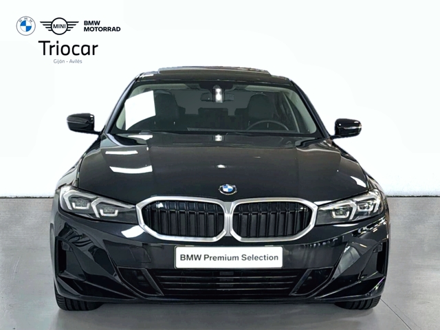 BMW Serie 3 320d color Negro. Año 2024. 140KW(190CV). Diésel. En concesionario Triocar Gijón (Bmw y Mini) de Asturias