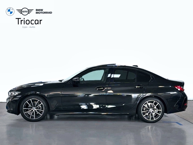 BMW Serie 3 320d color Negro. Año 2024. 140KW(190CV). Diésel. En concesionario Triocar Gijón (Bmw y Mini) de Asturias