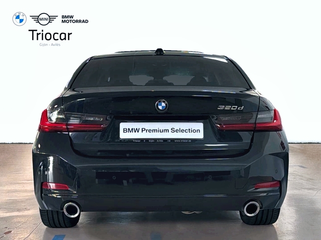 BMW Serie 3 320d color Negro. Año 2024. 140KW(190CV). Diésel. En concesionario Triocar Gijón (Bmw y Mini) de Asturias