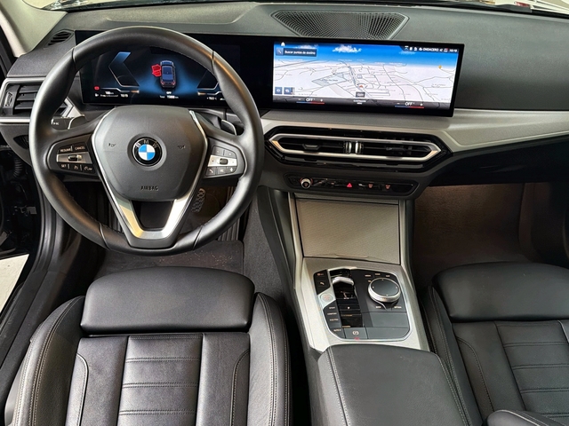 BMW Serie 3 320d color Negro. Año 2024. 140KW(190CV). Diésel. En concesionario Triocar Gijón (Bmw y Mini) de Asturias