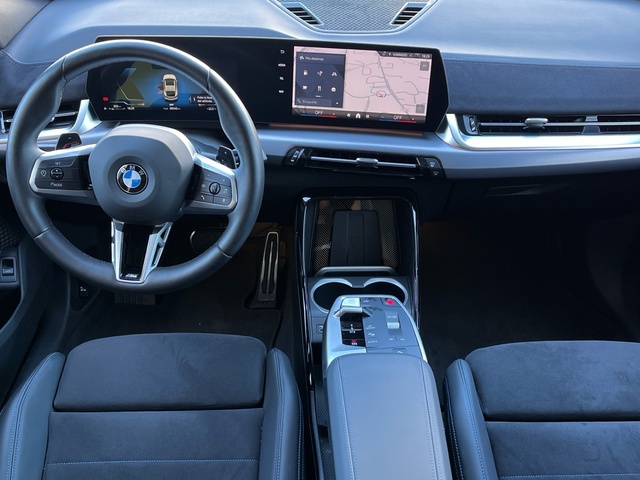 BMW X2 sDrive18d color Blanco. Año 2024. 110KW(150CV). Diésel. En concesionario Celtamotor Vigo de Pontevedra