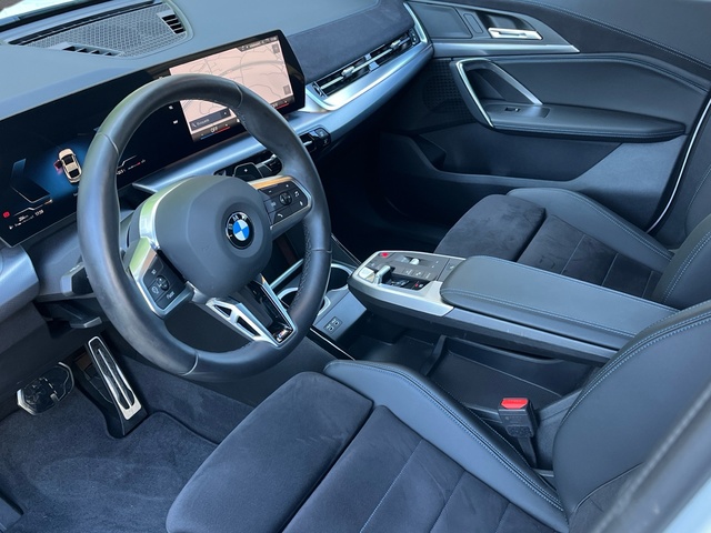BMW X2 sDrive18d color Blanco. Año 2024. 110KW(150CV). Diésel. En concesionario Celtamotor Vigo de Pontevedra