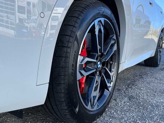 BMW X2 sDrive18d color Blanco. Año 2024. 110KW(150CV). Diésel. En concesionario Celtamotor Vigo de Pontevedra