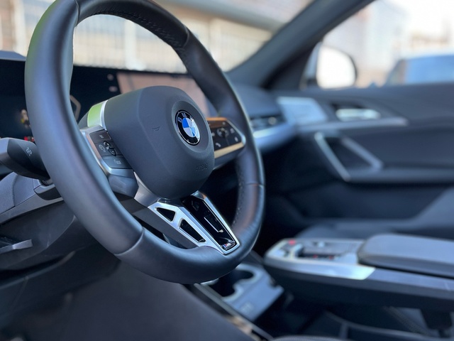 BMW X2 sDrive18d color Blanco. Año 2024. 110KW(150CV). Diésel. En concesionario Celtamotor Vigo de Pontevedra