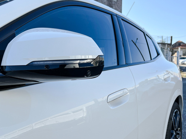 BMW X2 sDrive18d color Blanco. Año 2024. 110KW(150CV). Diésel. En concesionario Celtamotor Vigo de Pontevedra