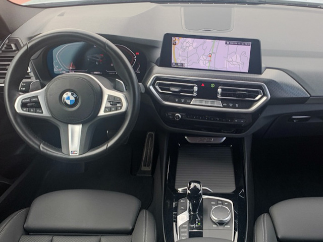 BMW X3 xDrive20d color Gris. Año 2024. 140KW(190CV). Diésel. En concesionario Celtamotor Pontevedra de Pontevedra