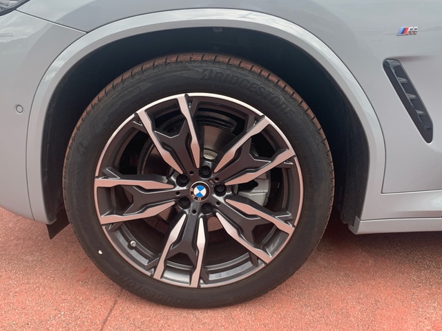 BMW X3 xDrive20d color Gris. Año 2024. 140KW(190CV). Diésel. En concesionario Celtamotor Pontevedra de Pontevedra