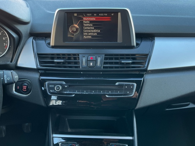 BMW Serie 2 218i Active Tourer color Blanco. Año 2015. 100KW(136CV). Gasolina. En concesionario CARTAGENA PREMIUM S.L. de Murcia