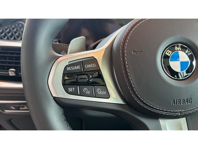 BMW X7 xDrive40i color Gris. Año 2025. 280KW(381CV). Gasolina. En concesionario Pruna Motor de Barcelona