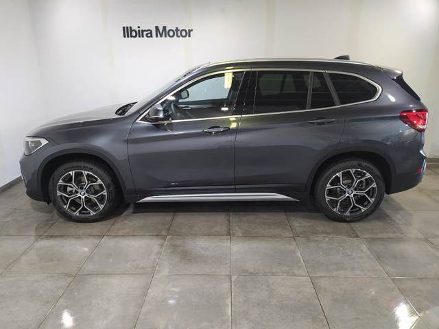 BMW X1 sDrive18d color Gris. Año 2021. 110KW(150CV). Diésel. En concesionario Ilbira Motor | Granada de Granada