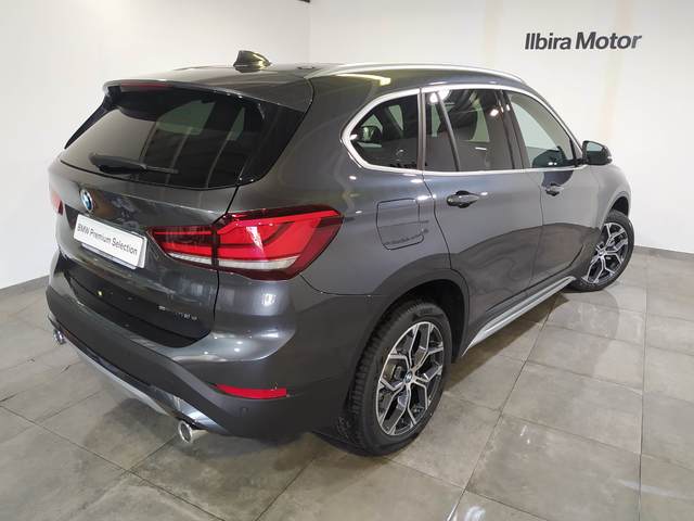 BMW X1 sDrive18d color Gris. Año 2021. 110KW(150CV). Diésel. En concesionario Ilbira Motor | Granada de Granada