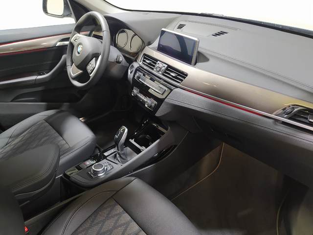 BMW X1 sDrive18d color Gris. Año 2021. 110KW(150CV). Diésel. En concesionario Ilbira Motor | Granada de Granada