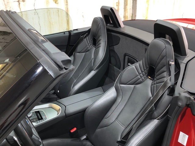 BMW Z4 M40i Cabrio color Rojo. Año 2023. 250KW(340CV). Gasolina. En concesionario Movilnorte El Carralero de Madrid