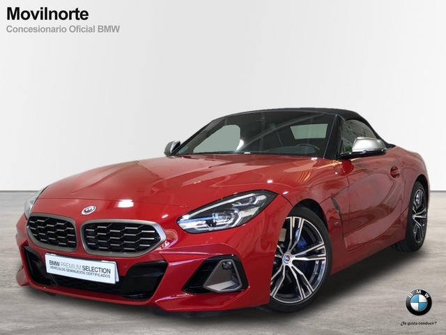 BMW Z4 M40i Cabrio color Rojo. Año 2023. 250KW(340CV). Gasolina. En concesionario Movilnorte El Carralero de Madrid