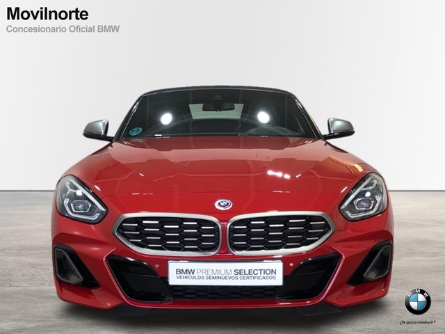 BMW Z4 M40i Cabrio color Rojo. Año 2023. 250KW(340CV). Gasolina. En concesionario Movilnorte El Carralero de Madrid