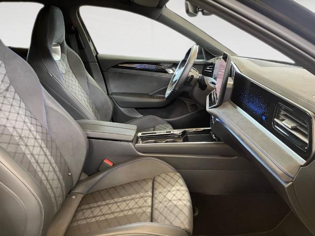 Volkswagen Passat Variant R-Line eHybrid PHEV 200 kW (272 CV) DSG