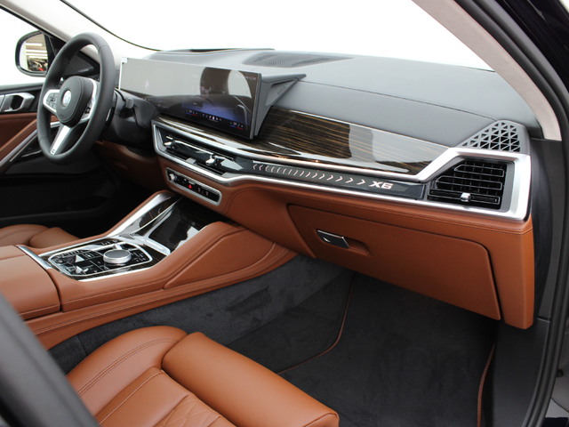 BMW X6 xDrive30d color Negro. Año 2025. 210KW(286CV). Diésel. En concesionario Augusta Aragon S.A. de Zaragoza