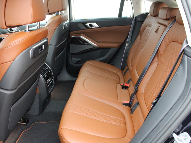 BMW X6 xDrive30d color Negro. Año 2025. 210KW(286CV). Diésel. En concesionario Augusta Aragon S.A. de Zaragoza