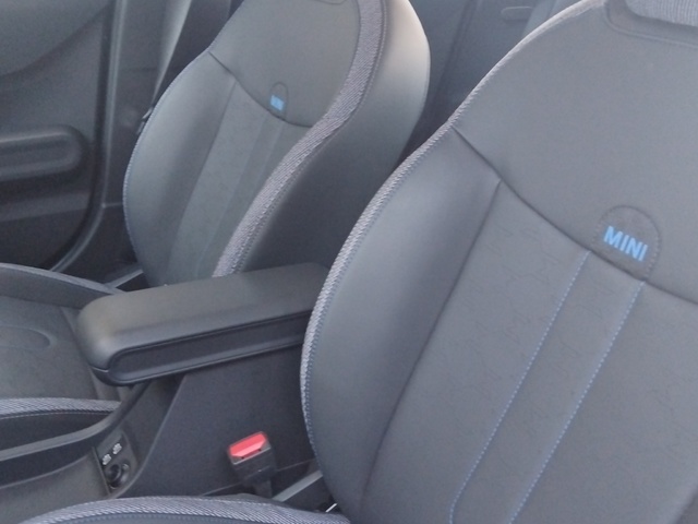 fotoG 17 del MINI MINI 5 Puertas Cooper C 115 kW (156 CV) 156cv Gasolina del 2024 en Alicante