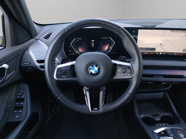 BMW Serie 1 120d color Gris. Año 2024. 120KW(163CV). Diésel. En concesionario ALZIRA Automoviles Fersan, S.A. de Valencia