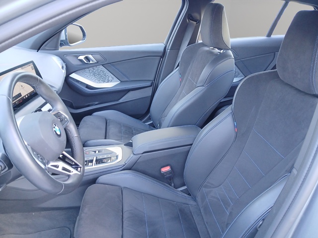 BMW Serie 1 120d color Gris. Año 2024. 120KW(163CV). Diésel. En concesionario ALZIRA Automoviles Fersan, S.A. de Valencia
