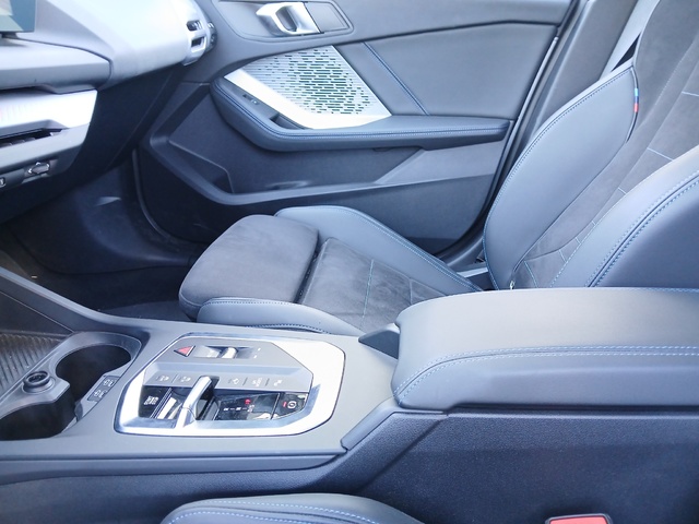 BMW Serie 1 120d color Gris. Año 2024. 120KW(163CV). Diésel. En concesionario ALZIRA Automoviles Fersan, S.A. de Valencia
