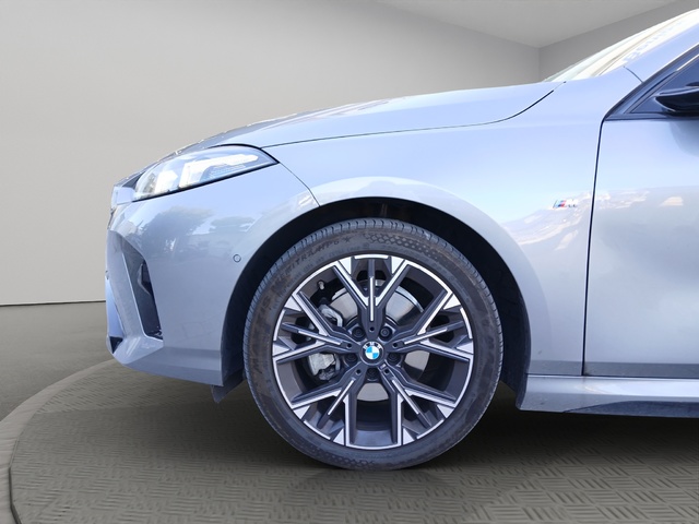 BMW Serie 1 120d color Gris. Año 2024. 120KW(163CV). Diésel. En concesionario ALZIRA Automoviles Fersan, S.A. de Valencia