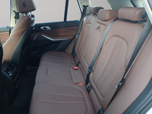 BMW X5 xDrive45e color Blanco. Año 2021. 290KW(394CV). Híbrido Electro/Gasolina. En concesionario GANDIA Automoviles Fersan, S.A. de Valencia