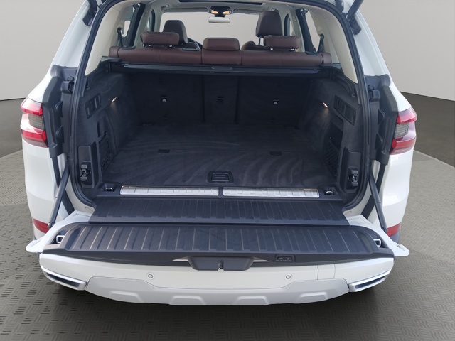 BMW X5 xDrive45e color Blanco. Año 2021. 290KW(394CV). Híbrido Electro/Gasolina. En concesionario GANDIA Automoviles Fersan, S.A. de Valencia