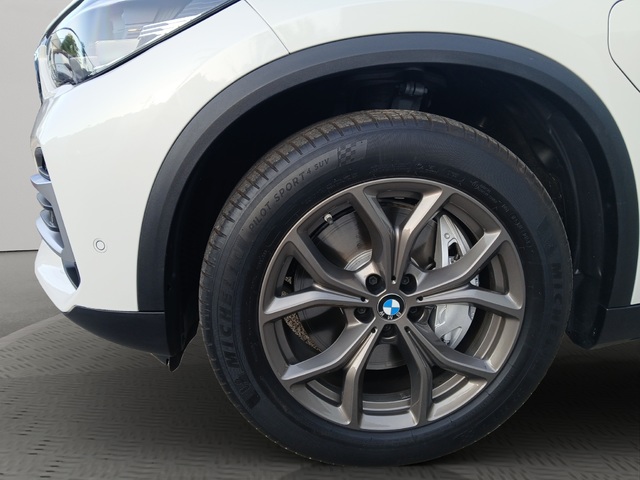 BMW X5 xDrive45e color Blanco. Año 2021. 290KW(394CV). Híbrido Electro/Gasolina. En concesionario GANDIA Automoviles Fersan, S.A. de Valencia
