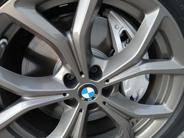 BMW X5 xDrive45e color Blanco. Año 2021. 290KW(394CV). Híbrido Electro/Gasolina. En concesionario GANDIA Automoviles Fersan, S.A. de Valencia