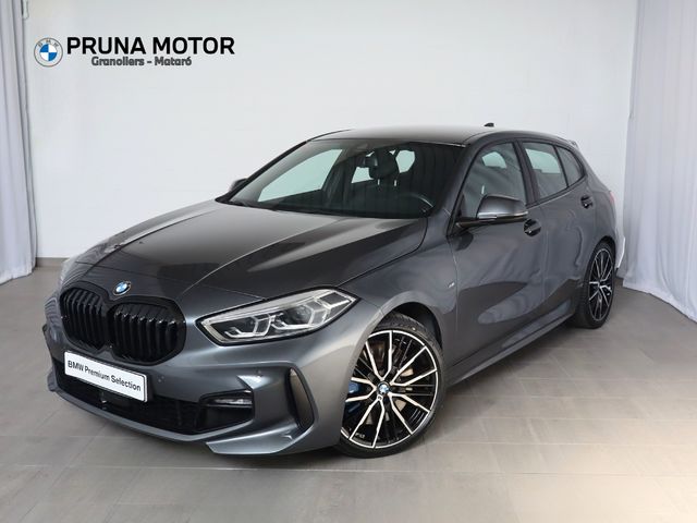 BMW Serie 1 120d color Gris. Año 2021. 140KW(190CV). Diésel. En concesionario Pruna Motor, S.L de Barcelona