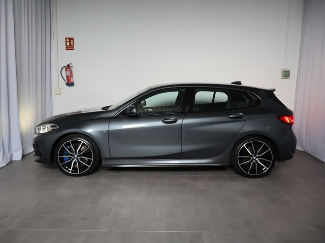 BMW Serie 1 120d color Gris. Año 2021. 140KW(190CV). Diésel. En concesionario Pruna Motor, S.L de Barcelona