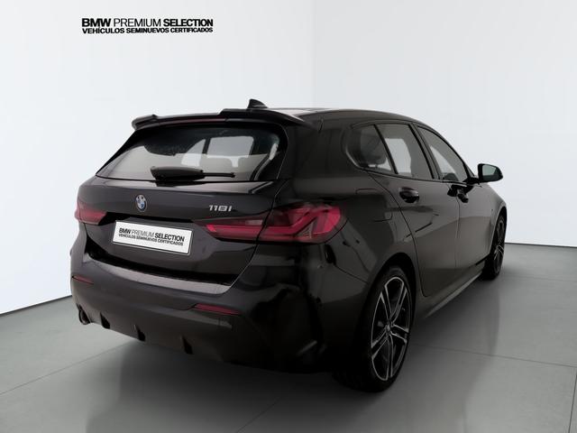 BMW Serie 1 118i color Negro. Año 2024. 103KW(140CV). Gasolina. En concesionario Automotor Premium Marbella - Málaga de Málaga