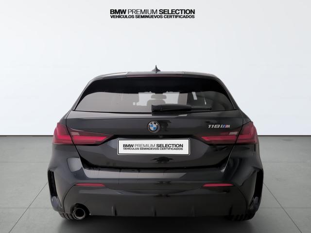 BMW Serie 1 118i color Negro. Año 2024. 103KW(140CV). Gasolina. En concesionario Automotor Premium Marbella - Málaga de Málaga