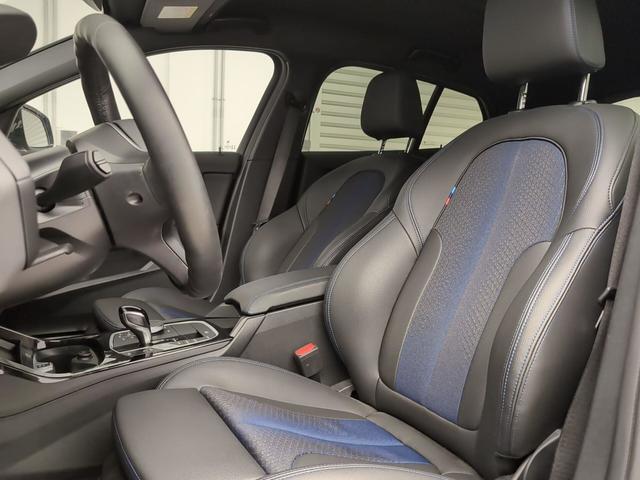 BMW Serie 1 118i color Negro. Año 2024. 103KW(140CV). Gasolina. En concesionario Automotor Premium Viso - Málaga de Málaga