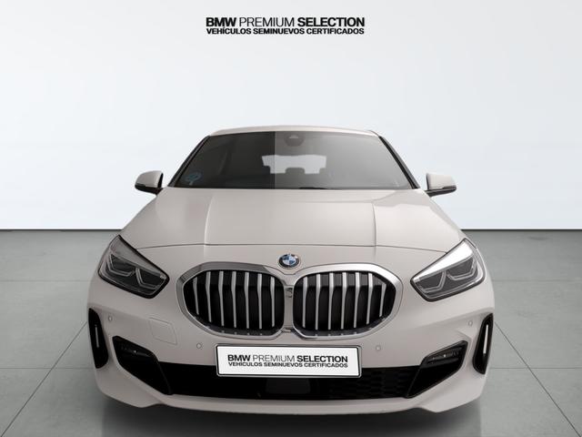 BMW Serie 1 118i color Blanco. Año 2024. 103KW(140CV). Gasolina. En concesionario Automotor Premium Marbella - Málaga de Málaga
