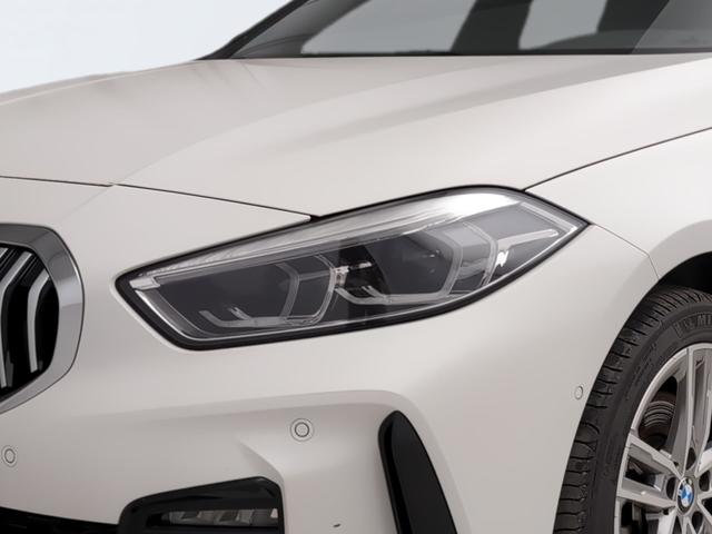 BMW Serie 1 118i color Blanco. Año 2024. 103KW(140CV). Gasolina. En concesionario Automotor Premium Marbella - Málaga de Málaga