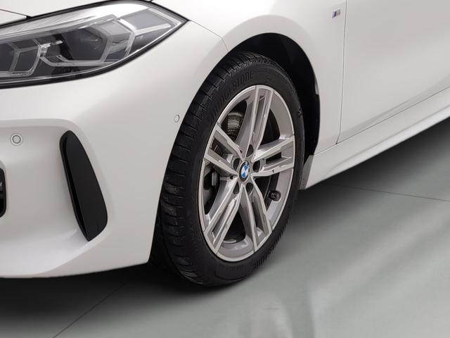 BMW Serie 1 118i color Blanco. Año 2024. 103KW(140CV). Gasolina. En concesionario Automotor Premium Viso - Málaga de Málaga
