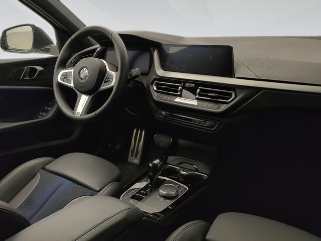 BMW Serie 1 118i color Blanco. Año 2024. 103KW(140CV). Gasolina. En concesionario Automotor Premium Viso - Málaga de Málaga