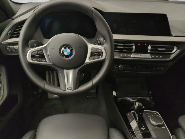 BMW Serie 1 118i color Blanco. Año 2024. 103KW(140CV). Gasolina. En concesionario Automotor Premium Viso - Málaga de Málaga