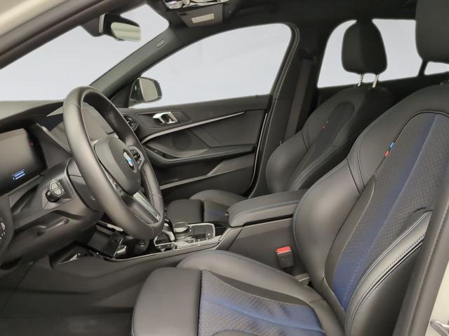 BMW Serie 1 118i color Blanco. Año 2024. 103KW(140CV). Gasolina. En concesionario Automotor Premium Viso - Málaga de Málaga