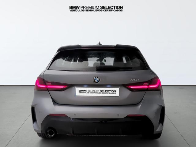 BMW Serie 1 118i color Gris. Año 2024. 103KW(140CV). Gasolina. En concesionario Automotor Premium Viso - Málaga de Málaga