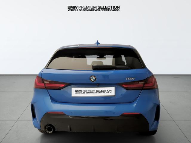 BMW Serie 1 118i color Azul. Año 2024. 103KW(140CV). Gasolina. En concesionario Automotor Premium Velázquez - Málaga de Málaga