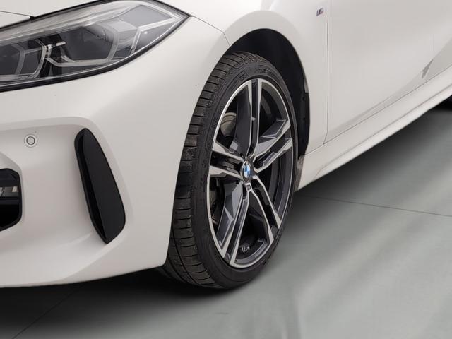 BMW Serie 1 118i color Blanco. Año 2024. 103KW(140CV). Gasolina. En concesionario Automotor Premium Velázquez - Málaga de Málaga
