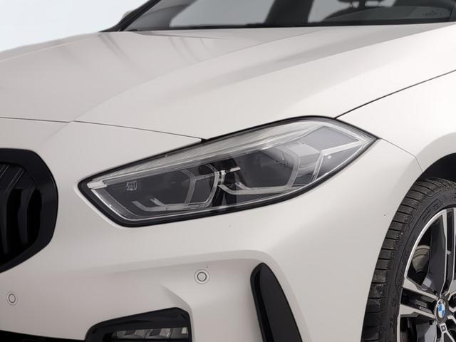 BMW Serie 1 118i color Blanco. Año 2024. 103KW(140CV). Gasolina. En concesionario Automotor Premium Velázquez - Málaga de Málaga