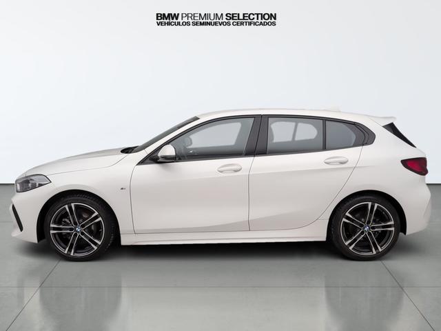 BMW Serie 1 118i color Blanco. Año 2024. 103KW(140CV). Gasolina. En concesionario Automotor Premium Fuengirola - Málaga de Málaga