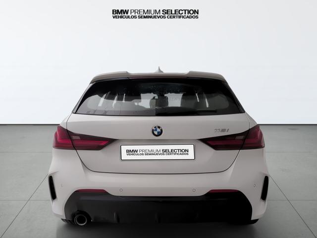 BMW Serie 1 118i color Blanco. Año 2024. 103KW(140CV). Gasolina. En concesionario Automotor Premium Fuengirola - Málaga de Málaga